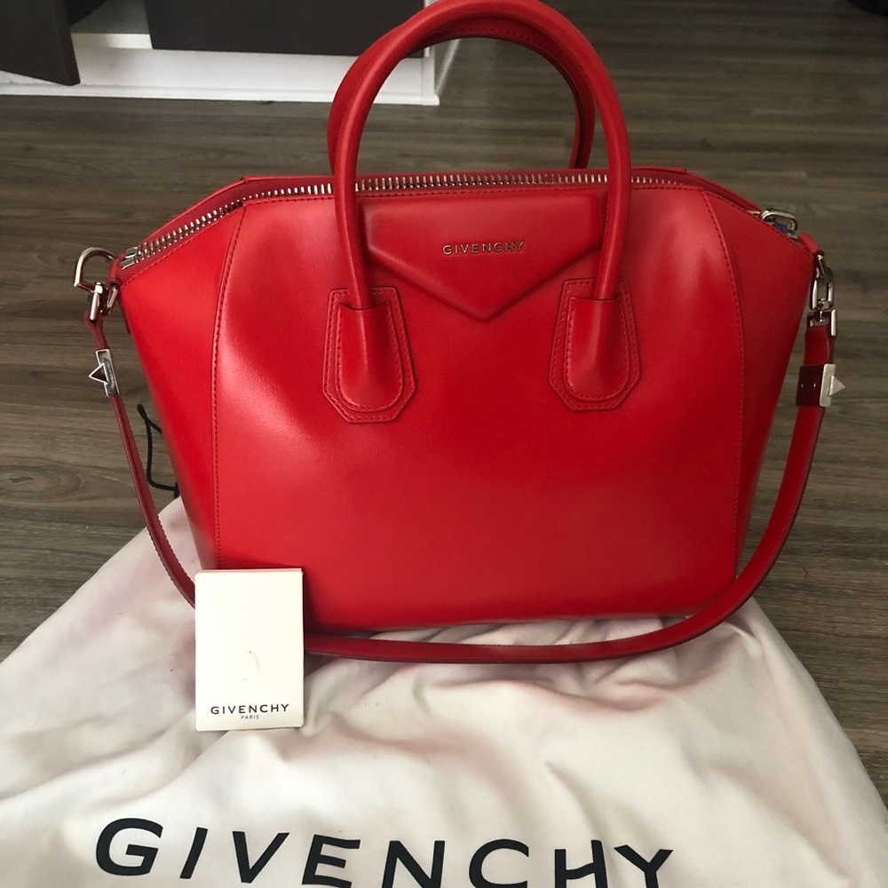 Givenchy Antigona Large in Lipstick Red